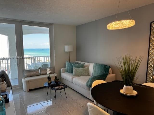 5401 Collins Ave 909 photo 17