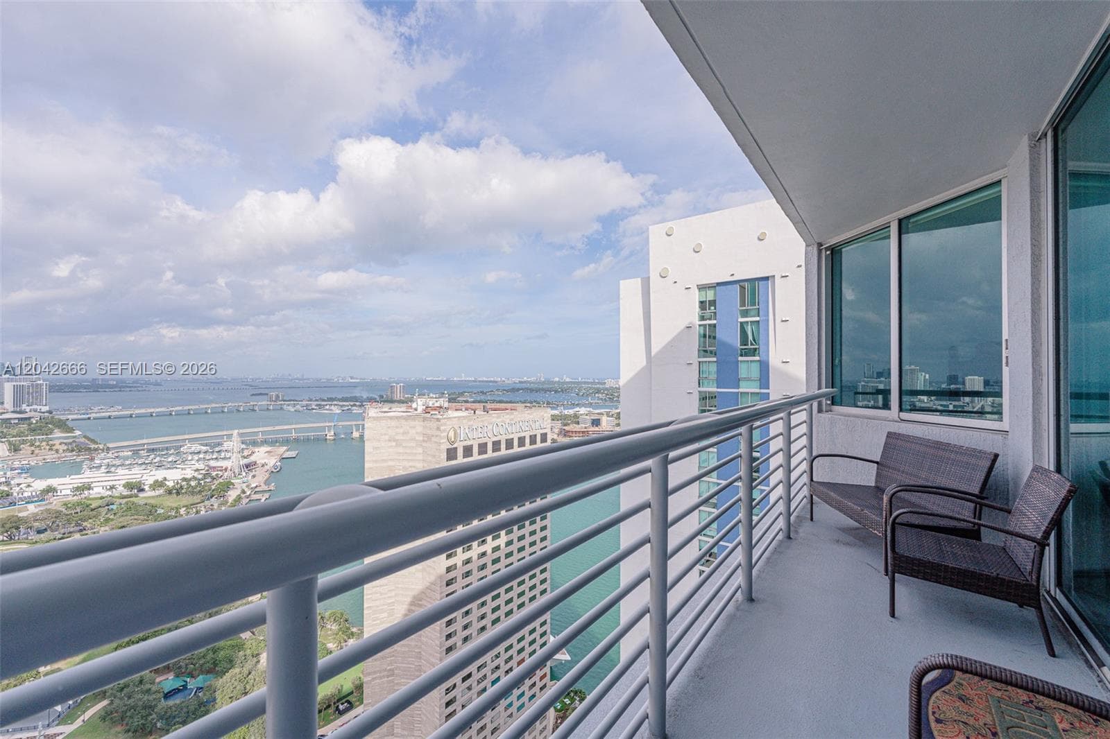 325 S BISCAYNE BLVD 4222 photo 3