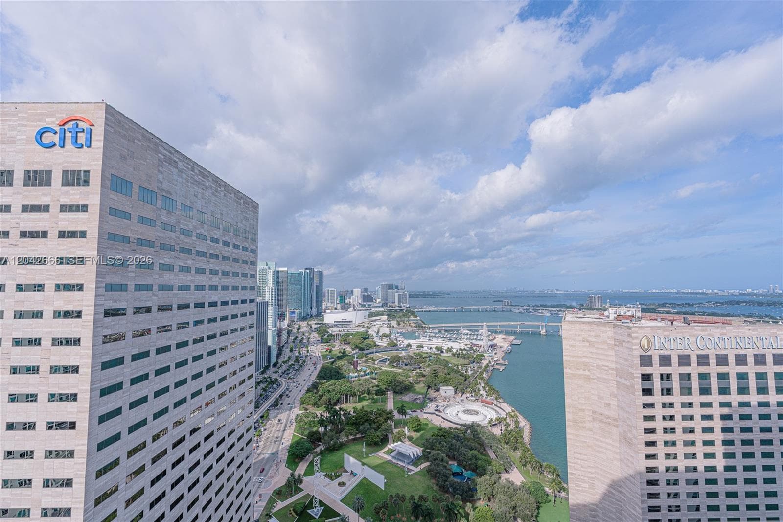 325 S BISCAYNE BLVD 4222 photo 4