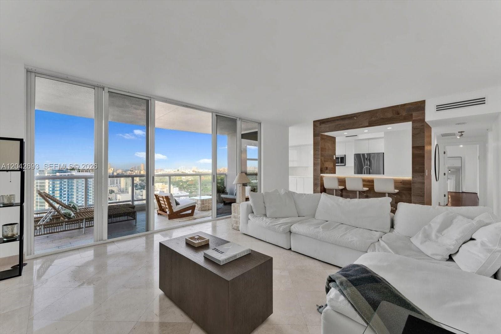 4201 Collins Ave 2301 photo 7