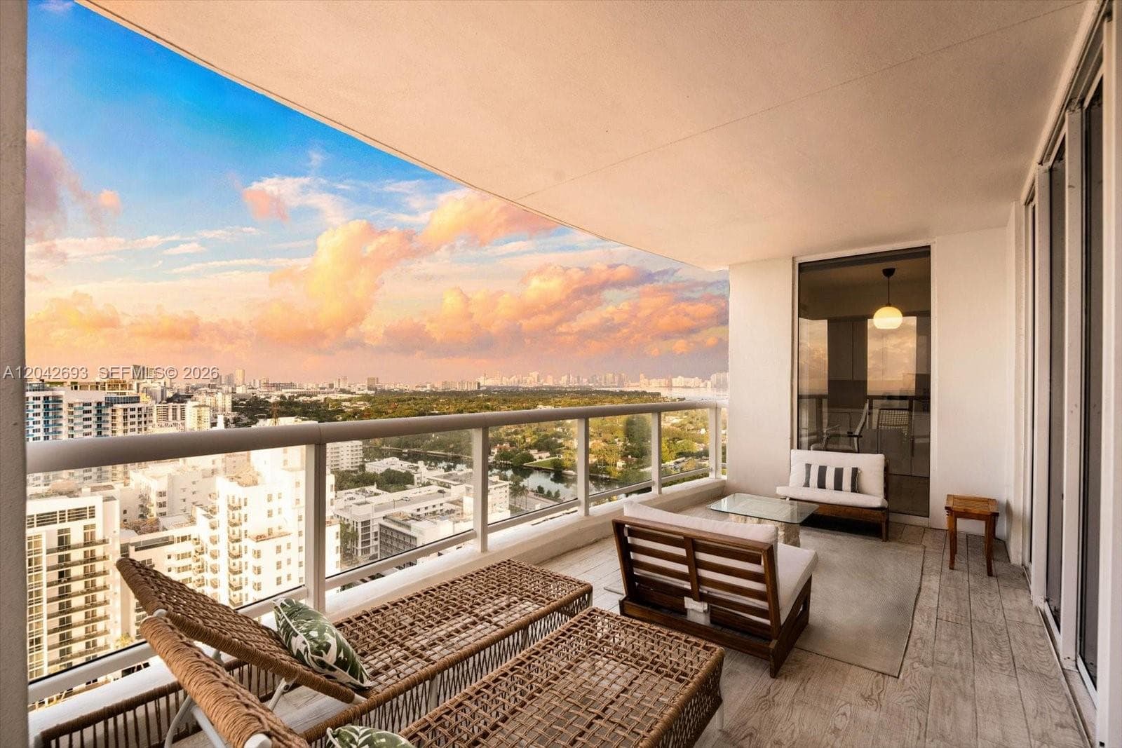4201 Collins Ave 2301 photo 4