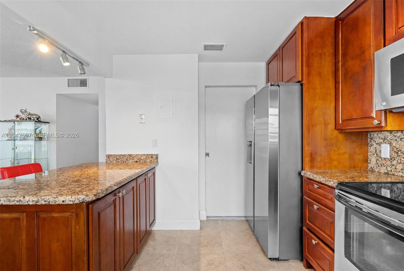 1817 S Ocean Dr PH28 photo 7