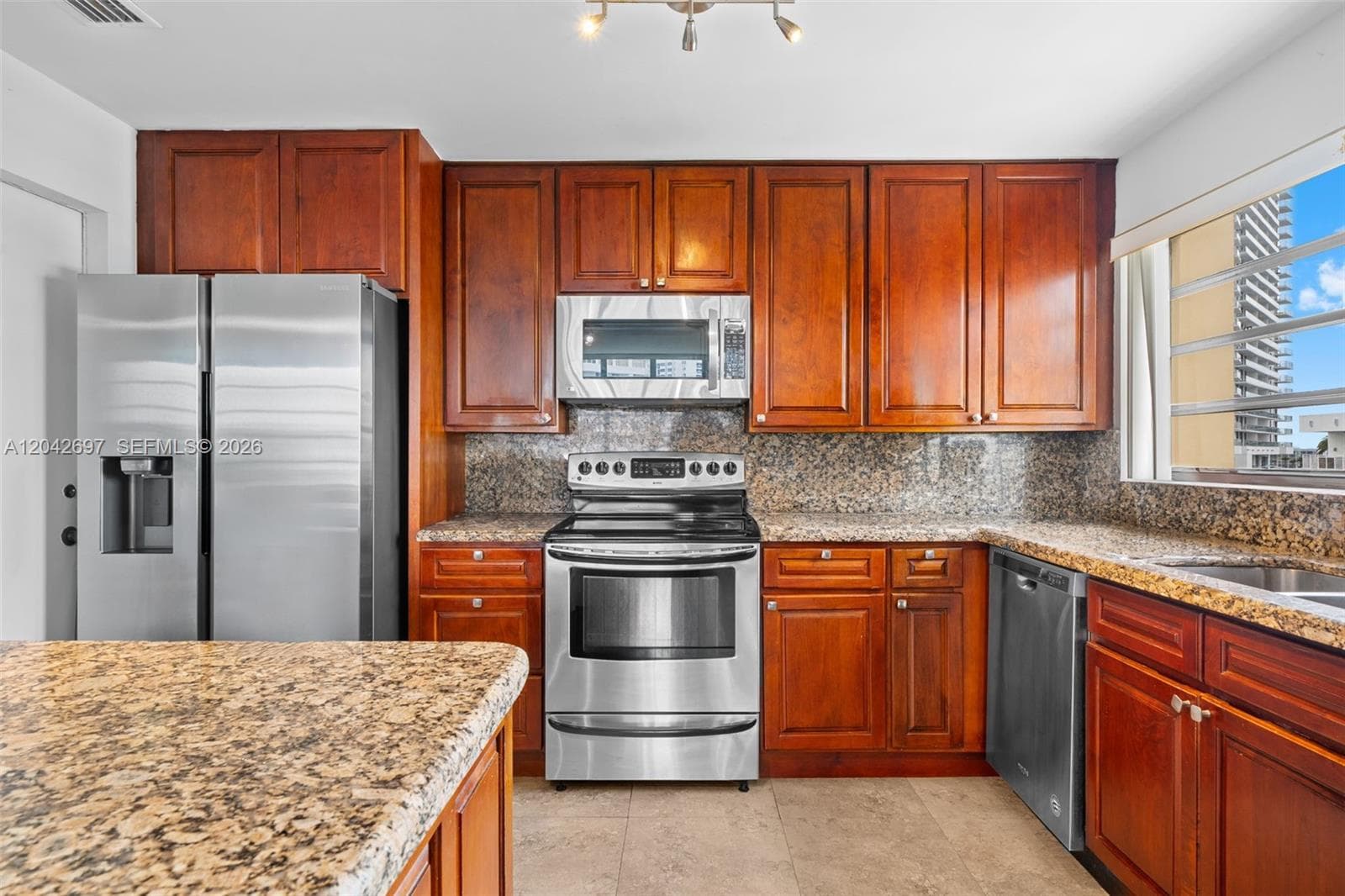 1817 S Ocean Dr PH28 photo 5