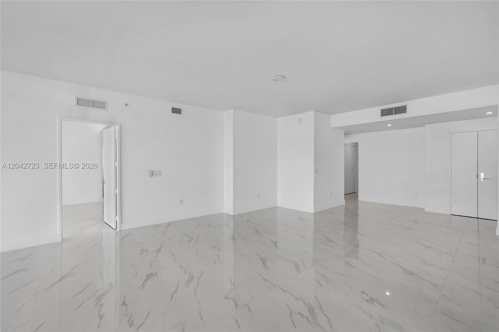 700 NE 24th St 4702 photo 17