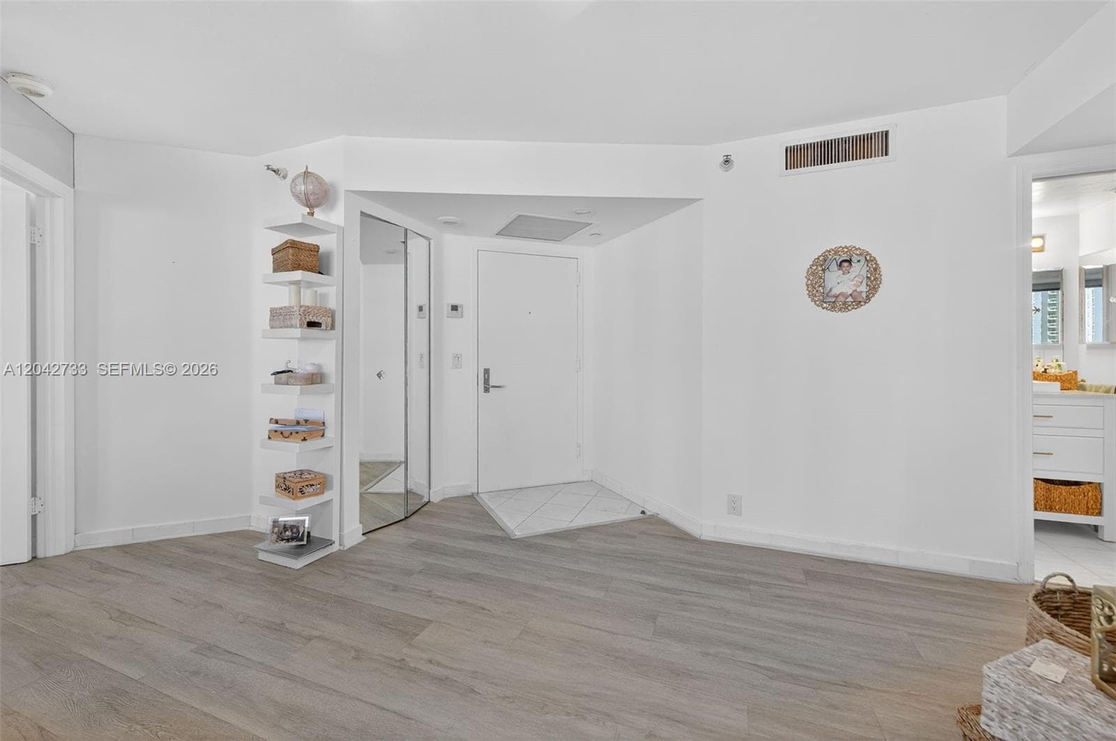 3500 Mystic Pointe Dr 1804 photo 3