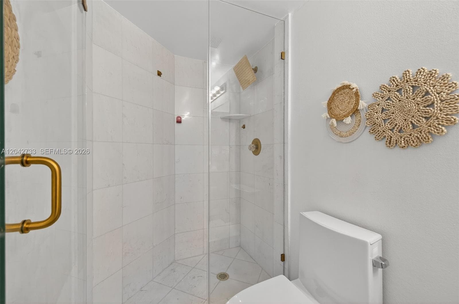 3500 Mystic Pointe Dr 1804 photo 14