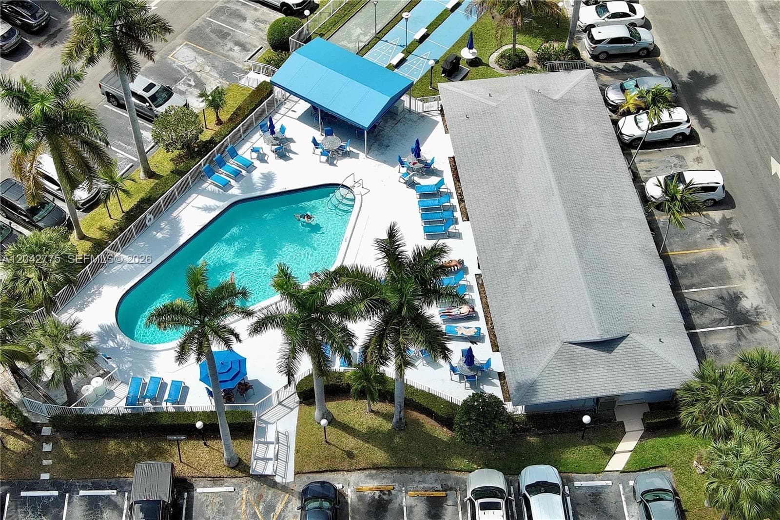 450 Paradise Isle Blvd 302 photo 13