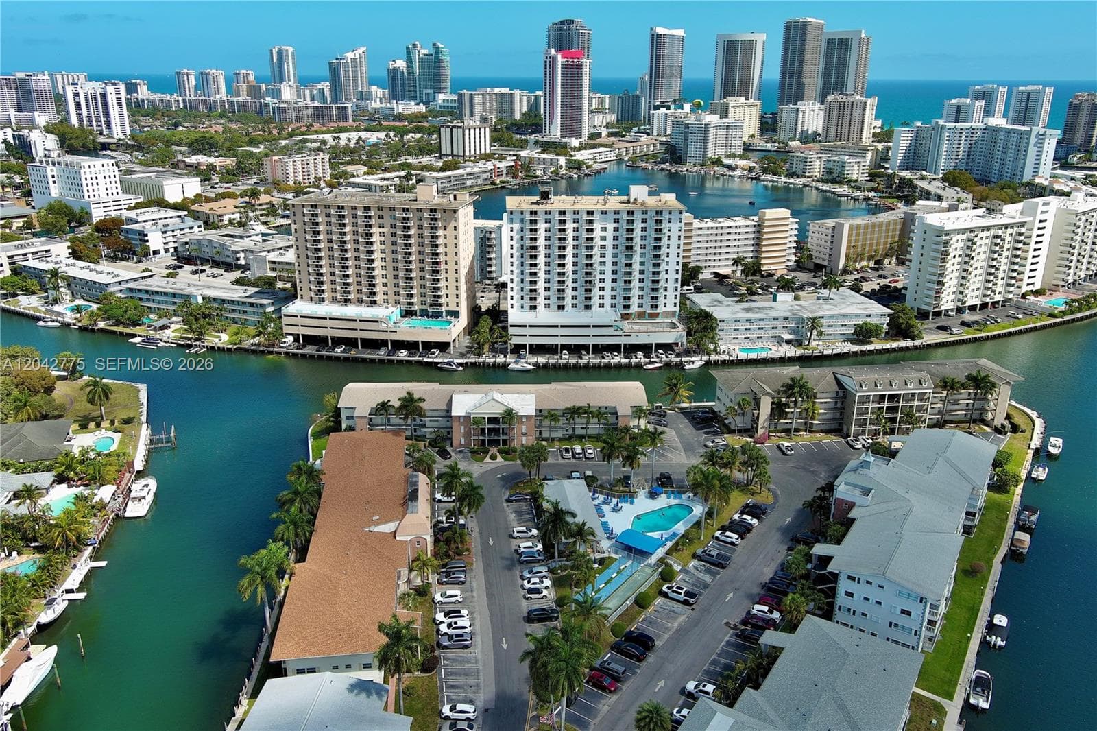450 Paradise Isle Blvd 302 photo 22