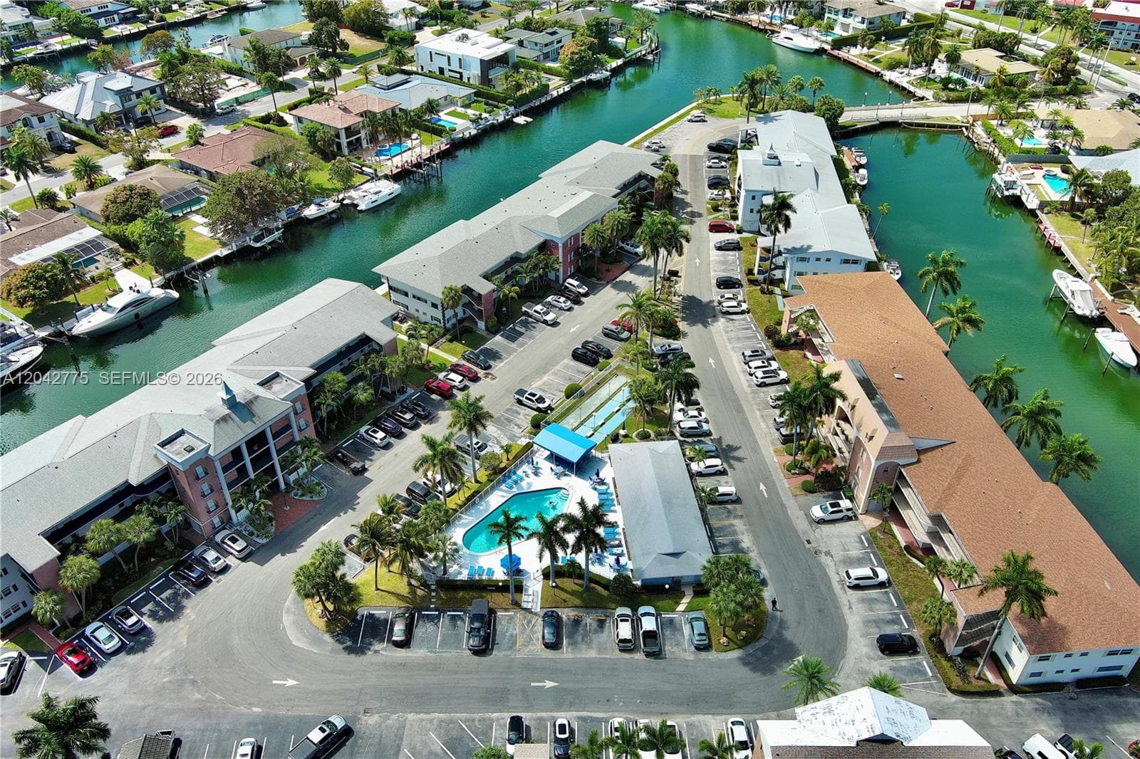 450 Paradise Isle Blvd 302 photo 14
