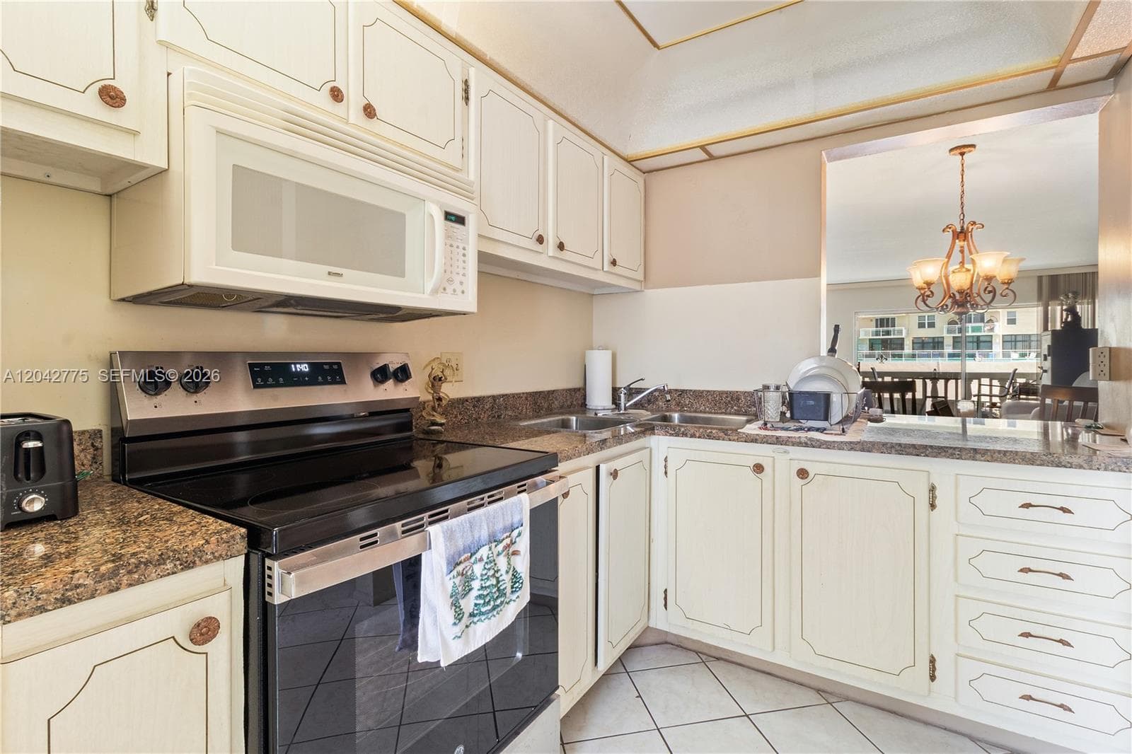 450 Paradise Isle Blvd 302 photo 4