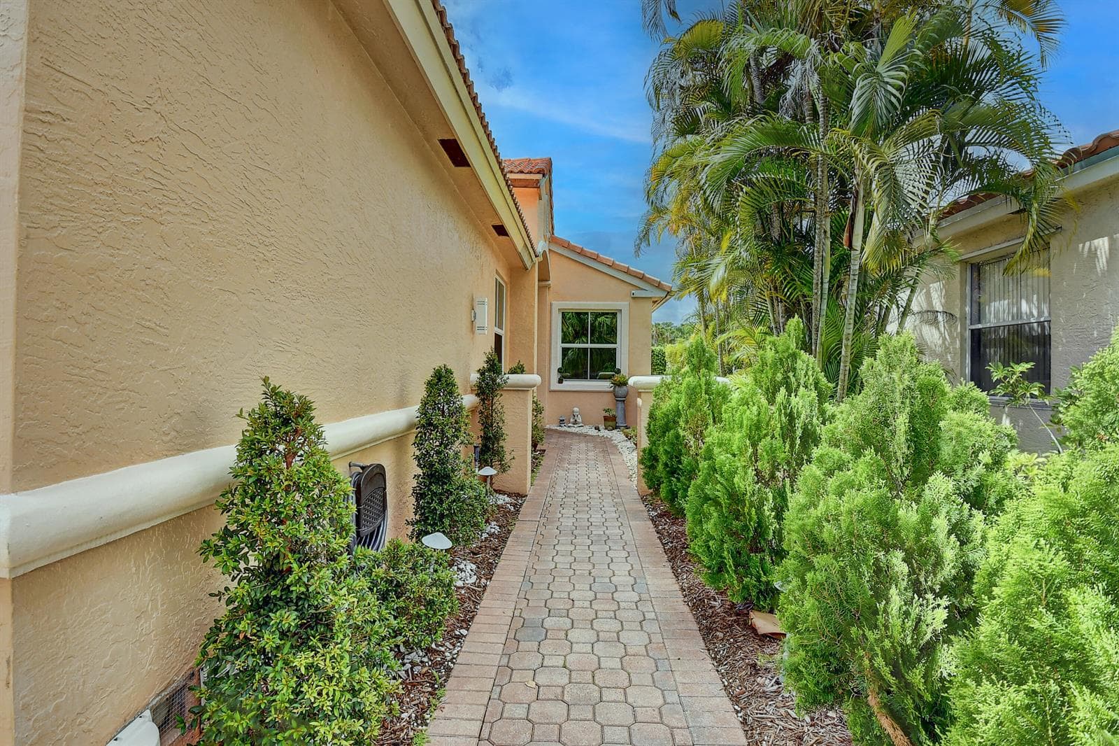 11182 Sea Grass Circle photo 2