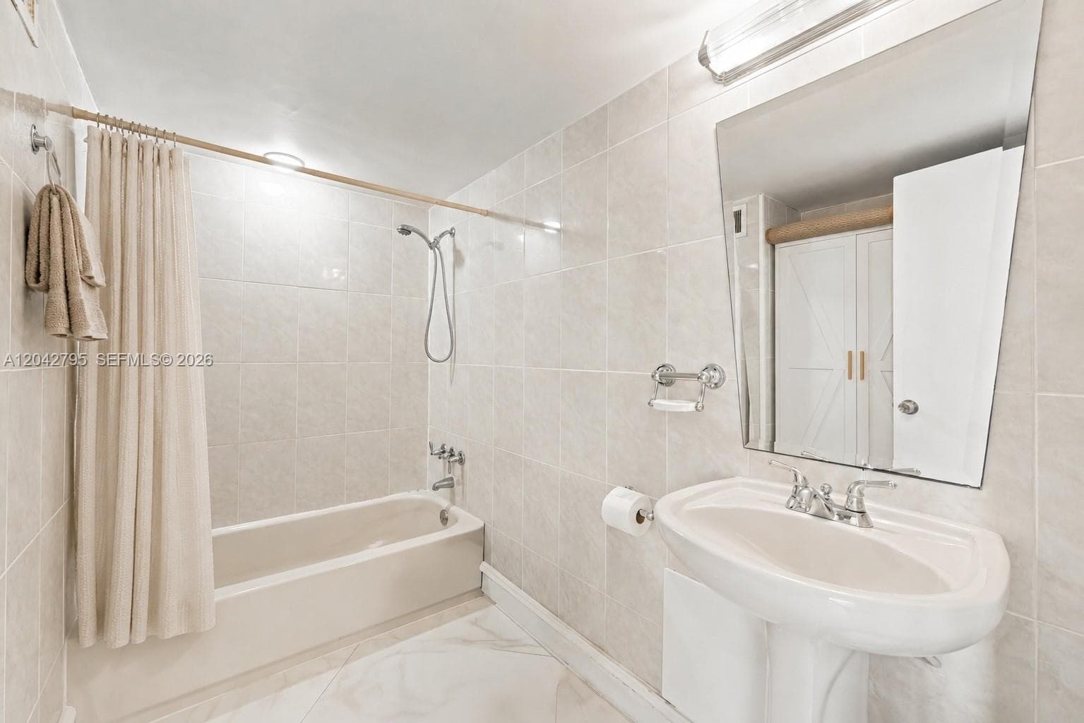 2030 S Ocean Dr 816 photo 11