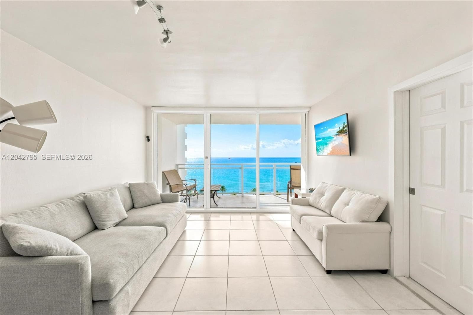 2030 S Ocean Dr 816 photo 4