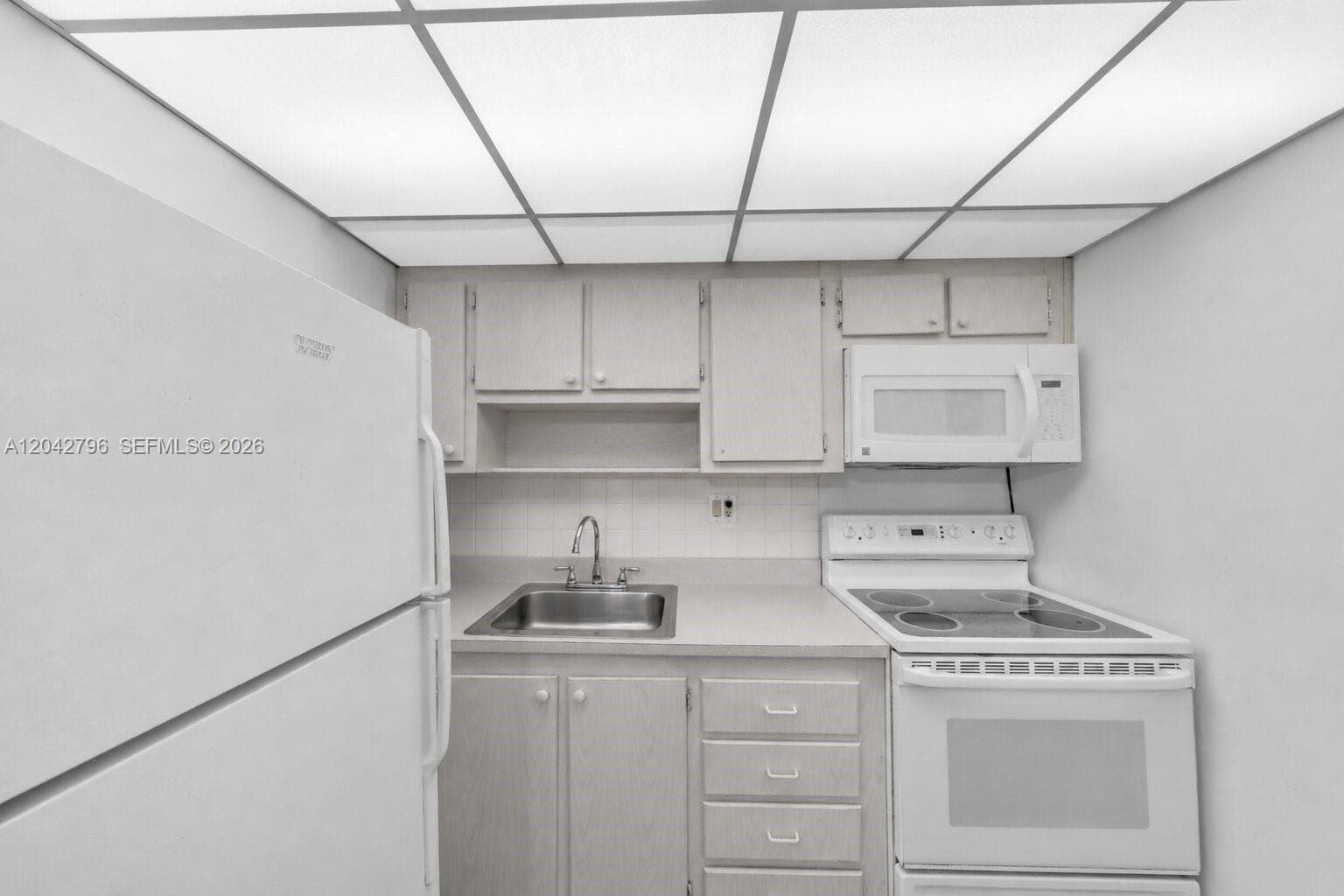 250 174th St 810(Avialble August01) photo 8