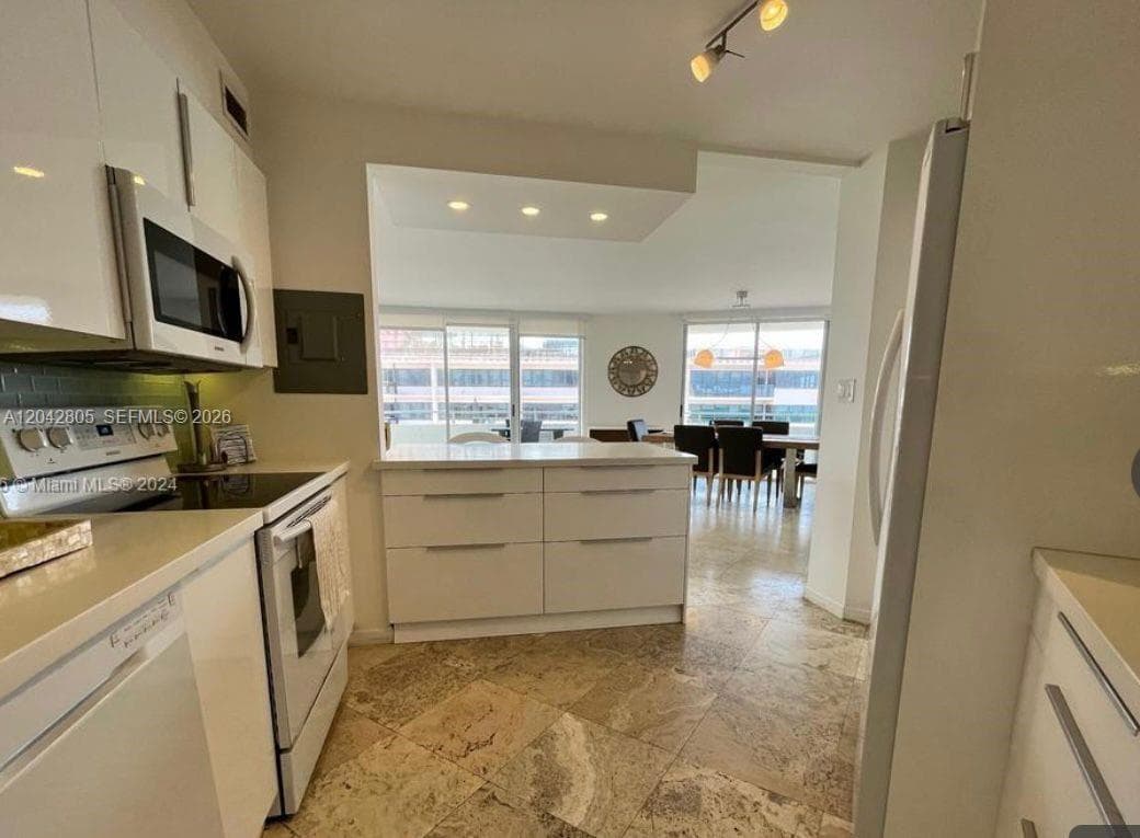 5161 E Collins Ave 1612 photo 13