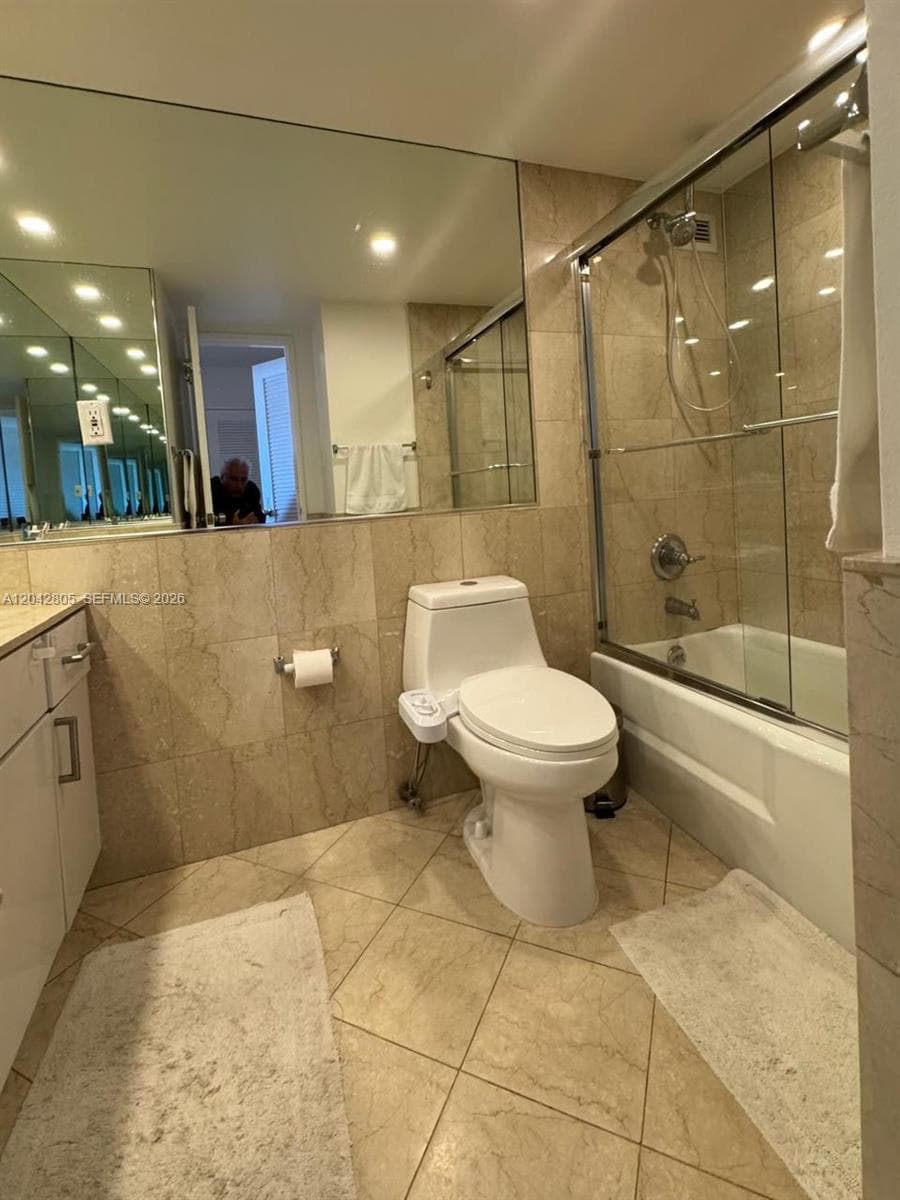 5161 E Collins Ave 1612 photo 9