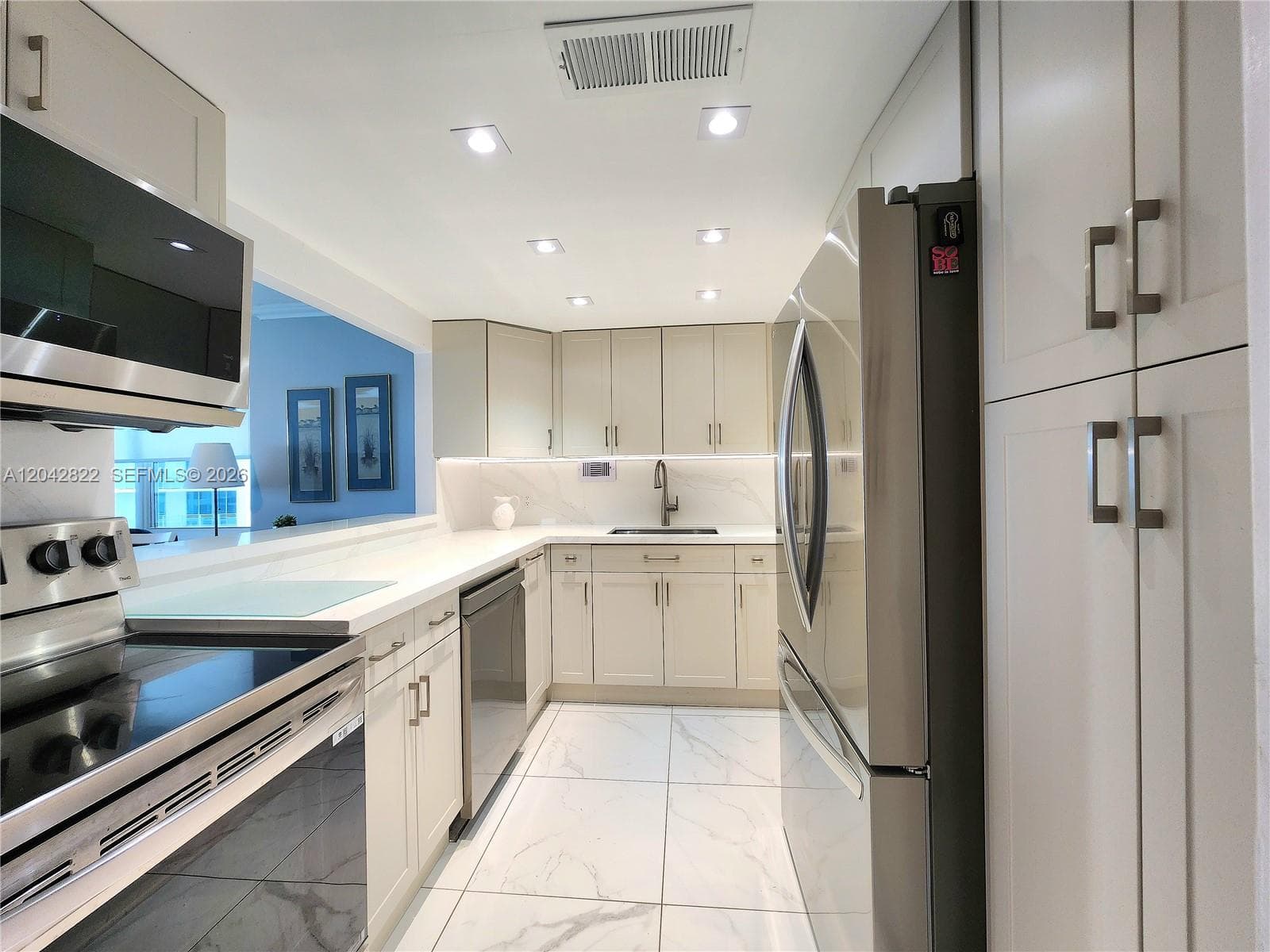 3505 S Ocean Dr 821 photo 25