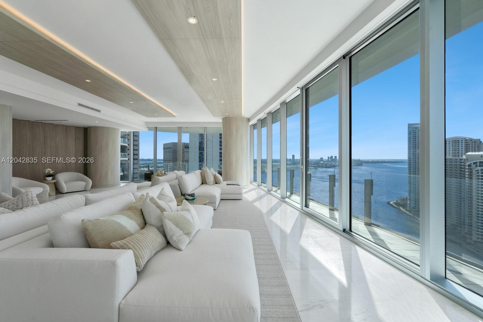 300 Biscayne Boulevard Way 2701 photo 3