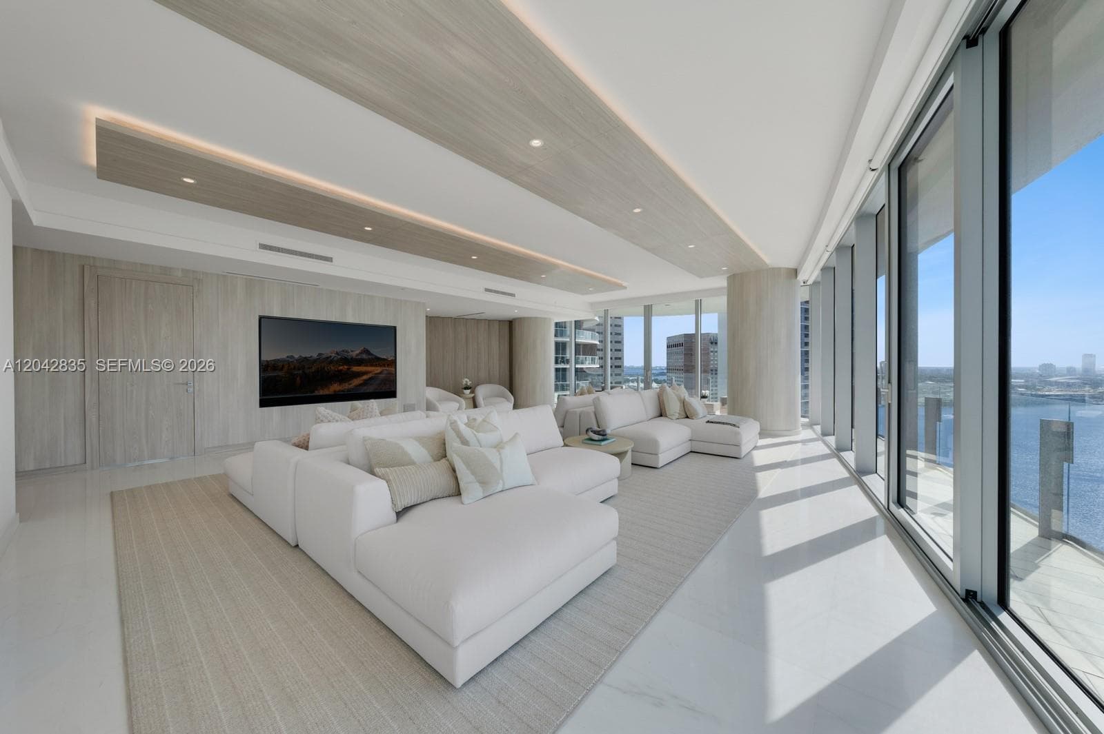 300 Biscayne Boulevard Way 2701 photo 5