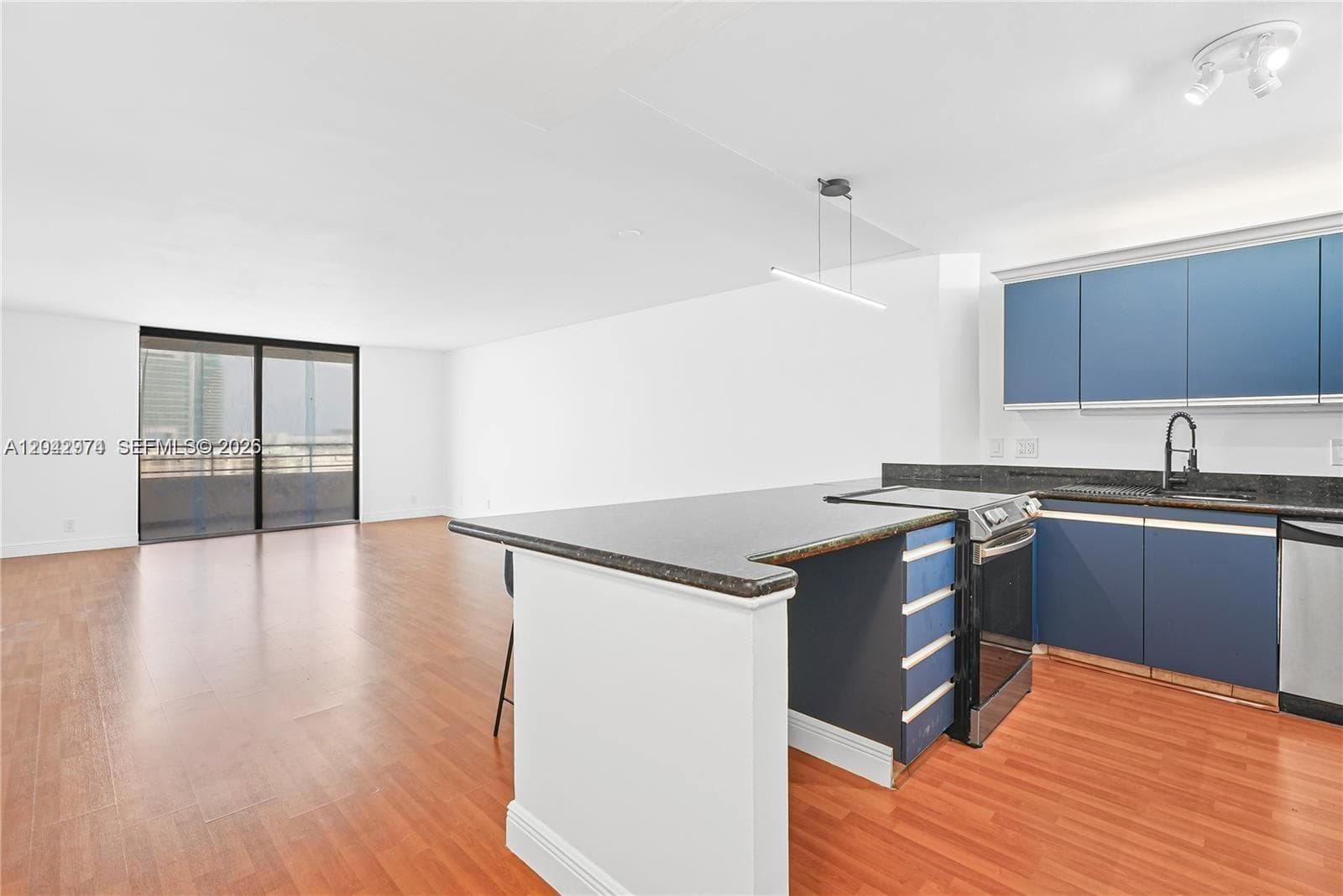 2500 Parkview Dr 1503 photo 13