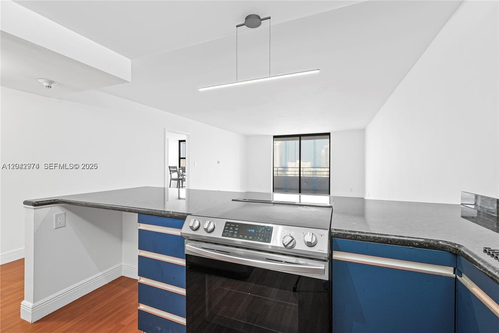 2500 Parkview Dr 1503 photo 12
