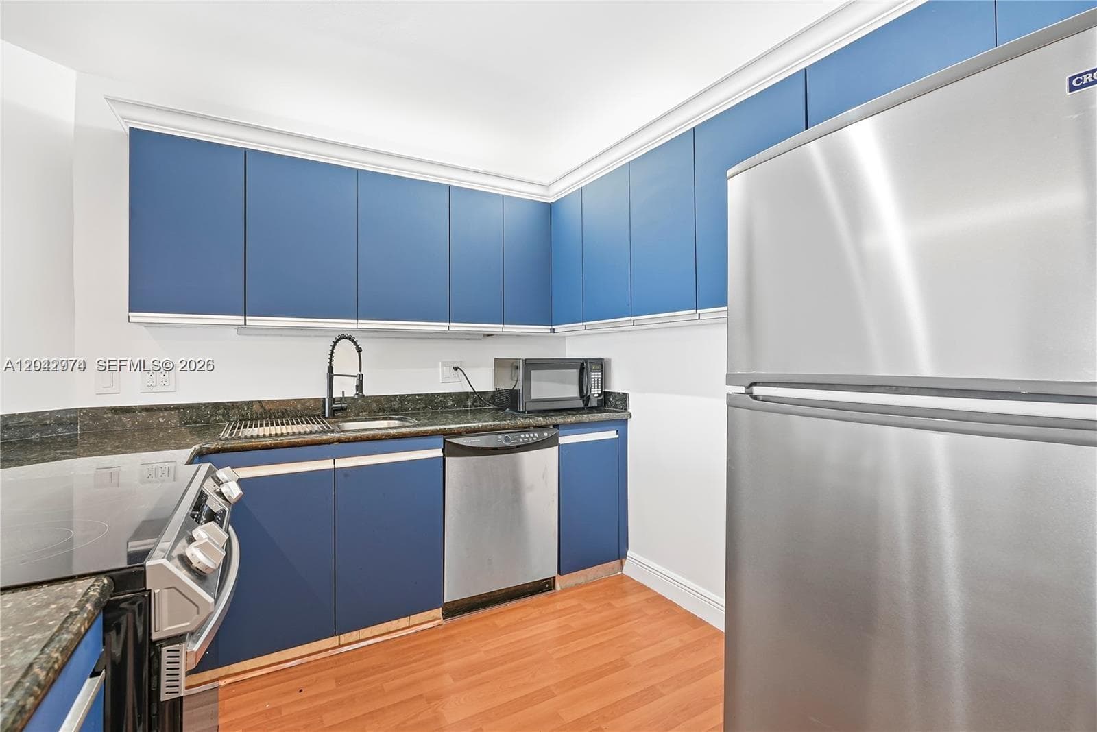 2500 Parkview Dr 1503 photo 10