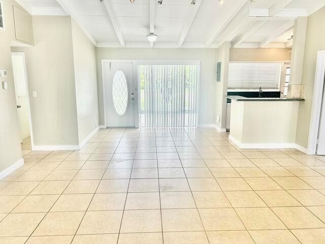 2548 Gulfstream Lane photo 4