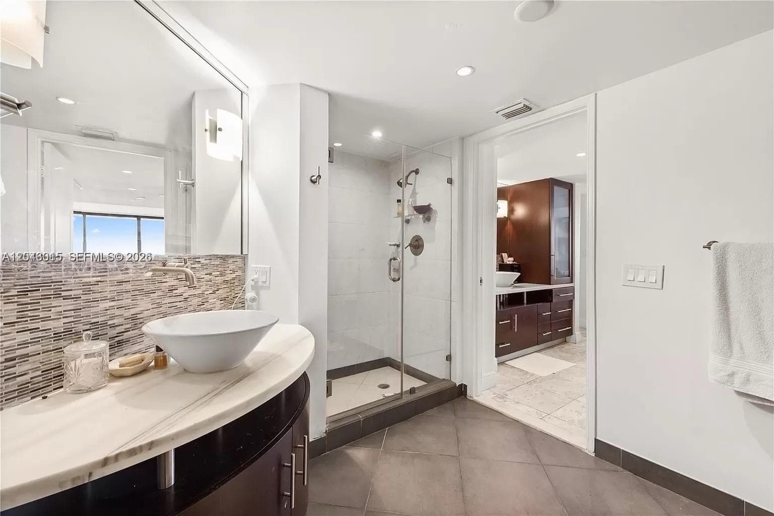 5757 Collins Ave 2006 photo 13