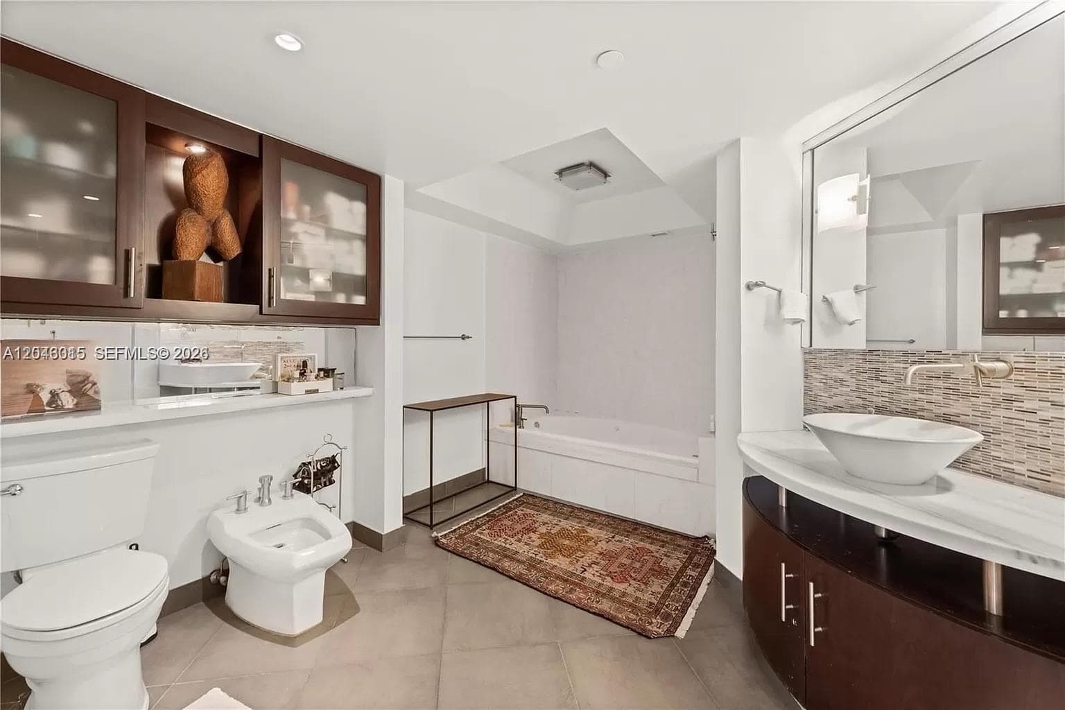 5757 Collins Ave 2006 photo 14