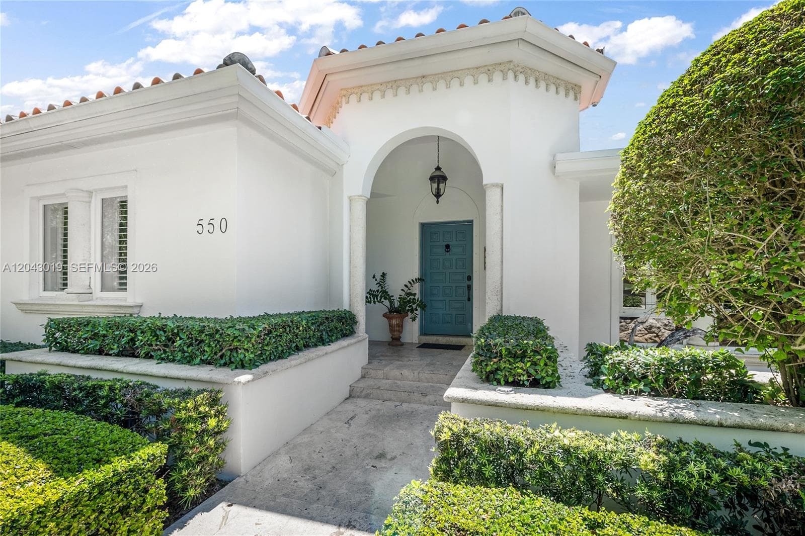 550 Jeronimo Dr photo 2