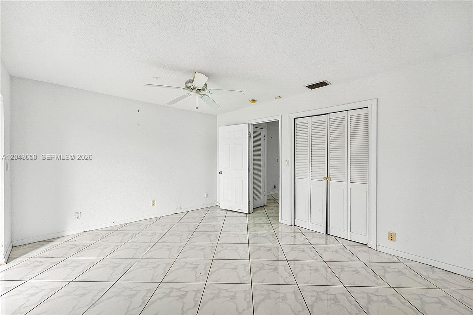 2832 NW 10th Ave photo 16