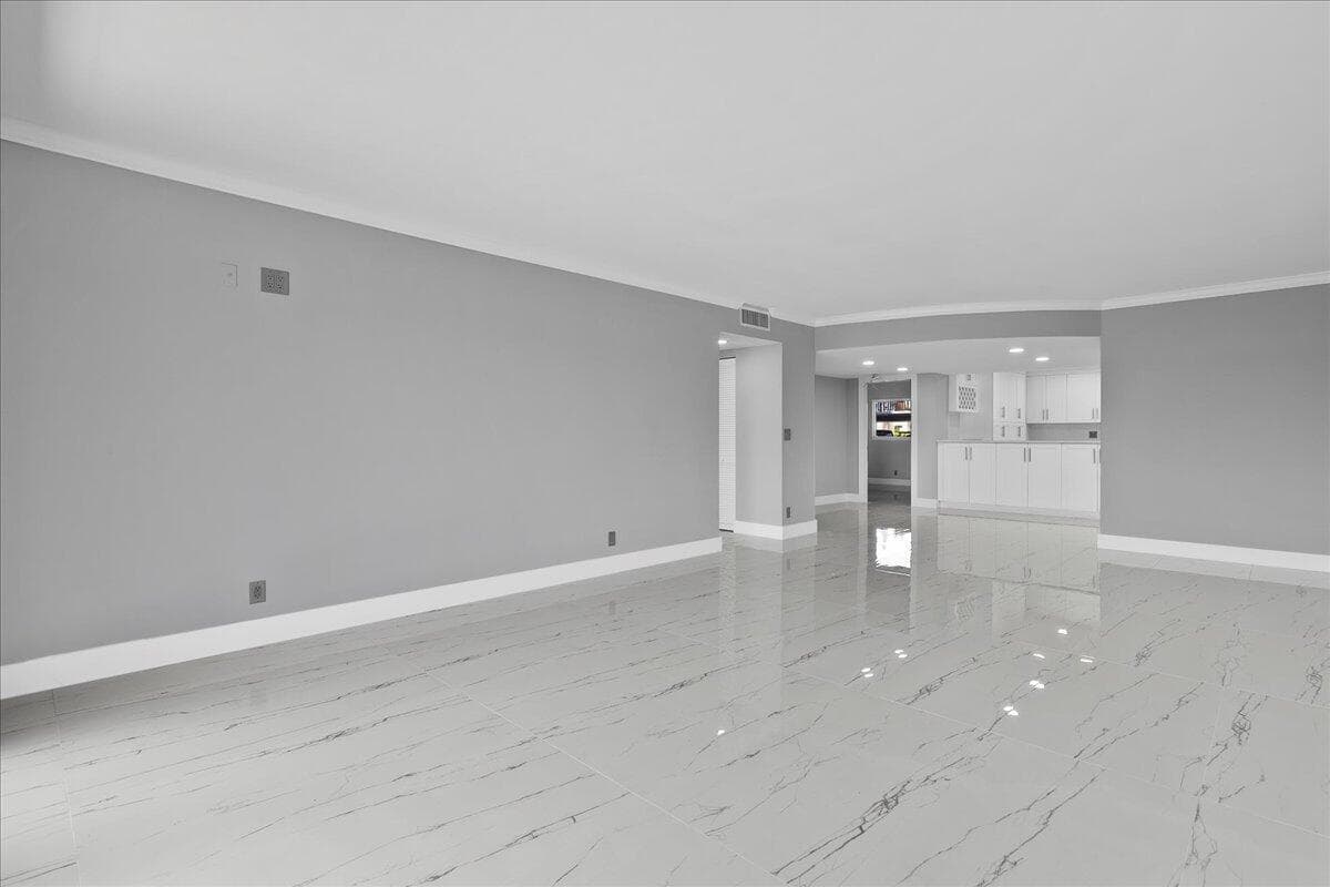 3040 Lake Shore Drive 101 photo 13