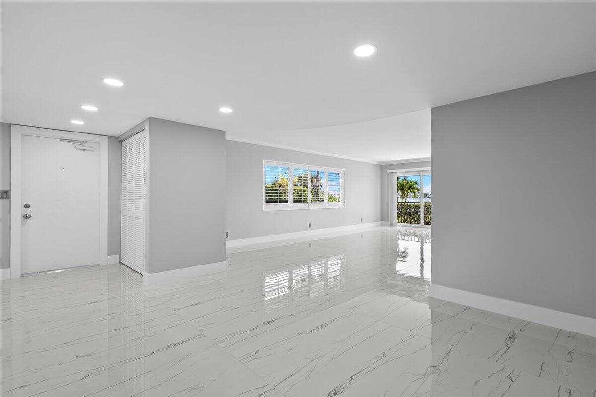 3040 Lake Shore Drive 101 photo 10