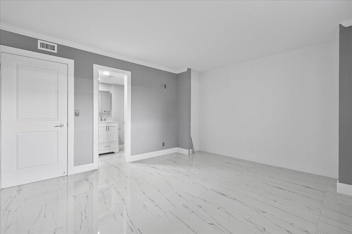 3040 Lake Shore Drive 101 photo 25