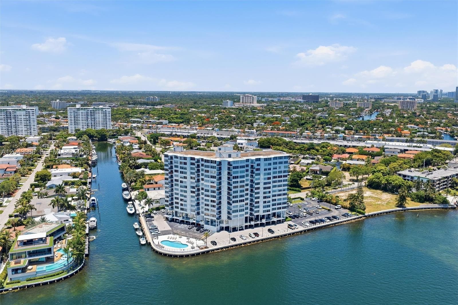11930 N Bayshore Dr 609 photo 6