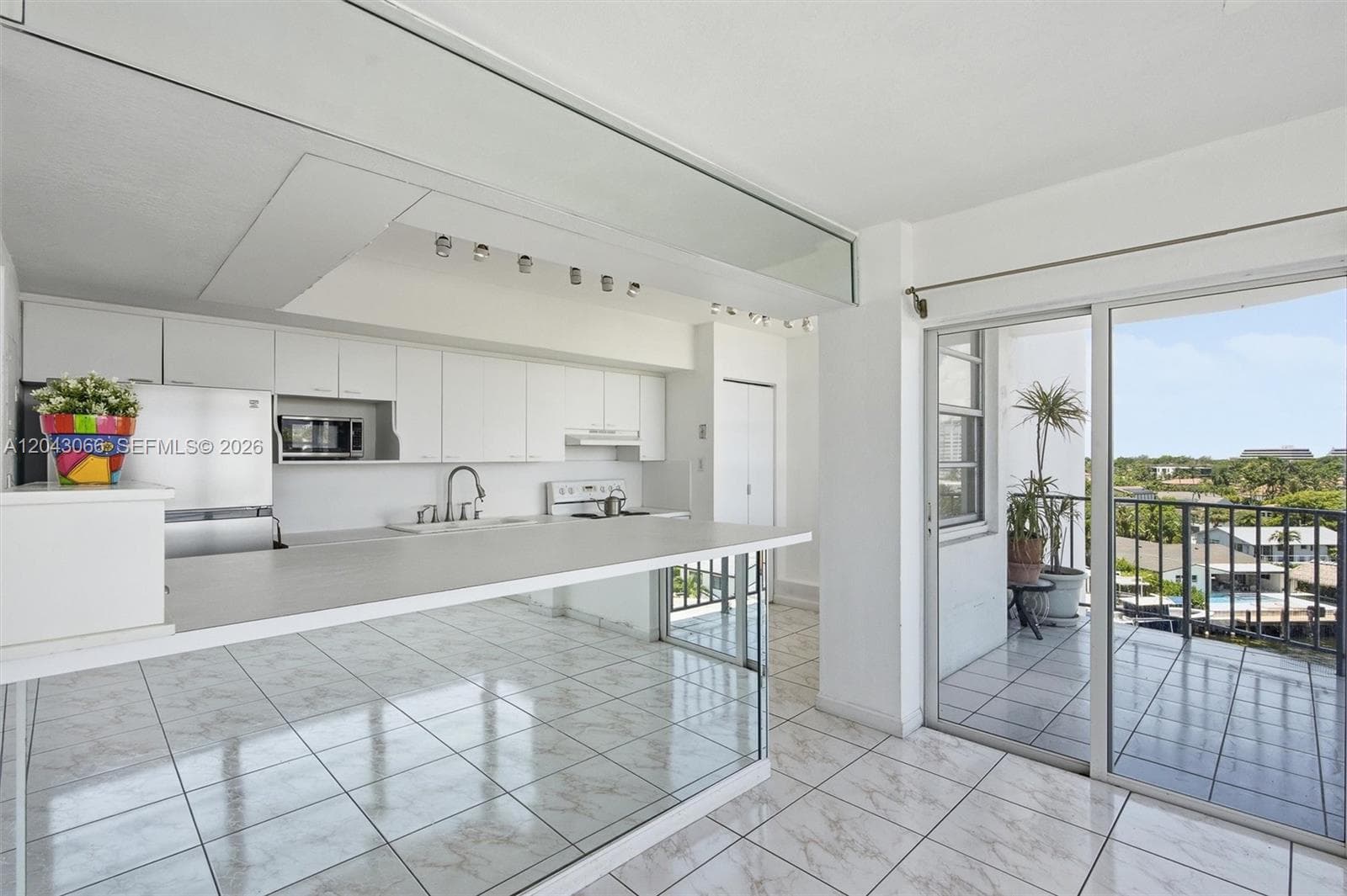 11930 N Bayshore Dr 609 photo 16