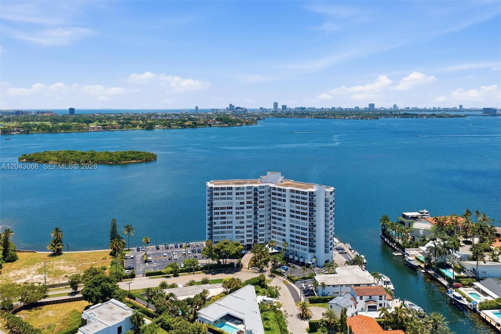 11930 N Bayshore Dr 609 photo 8