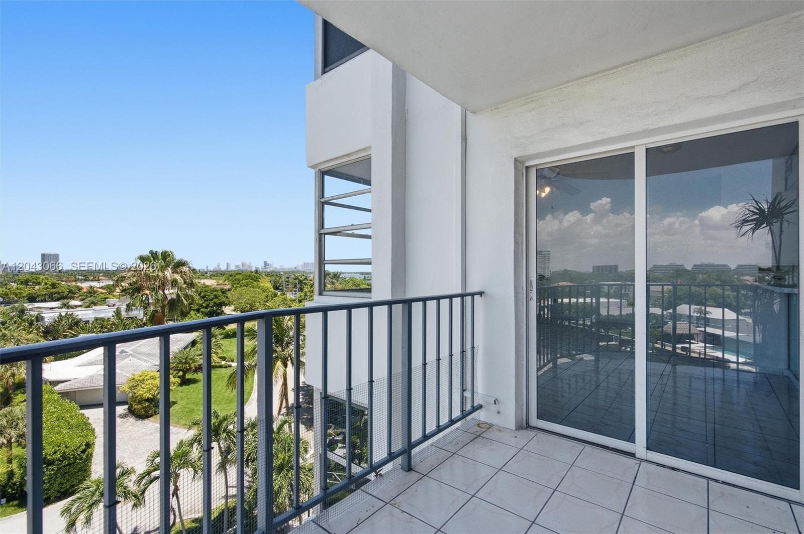 11930 N Bayshore Dr 609 photo 25