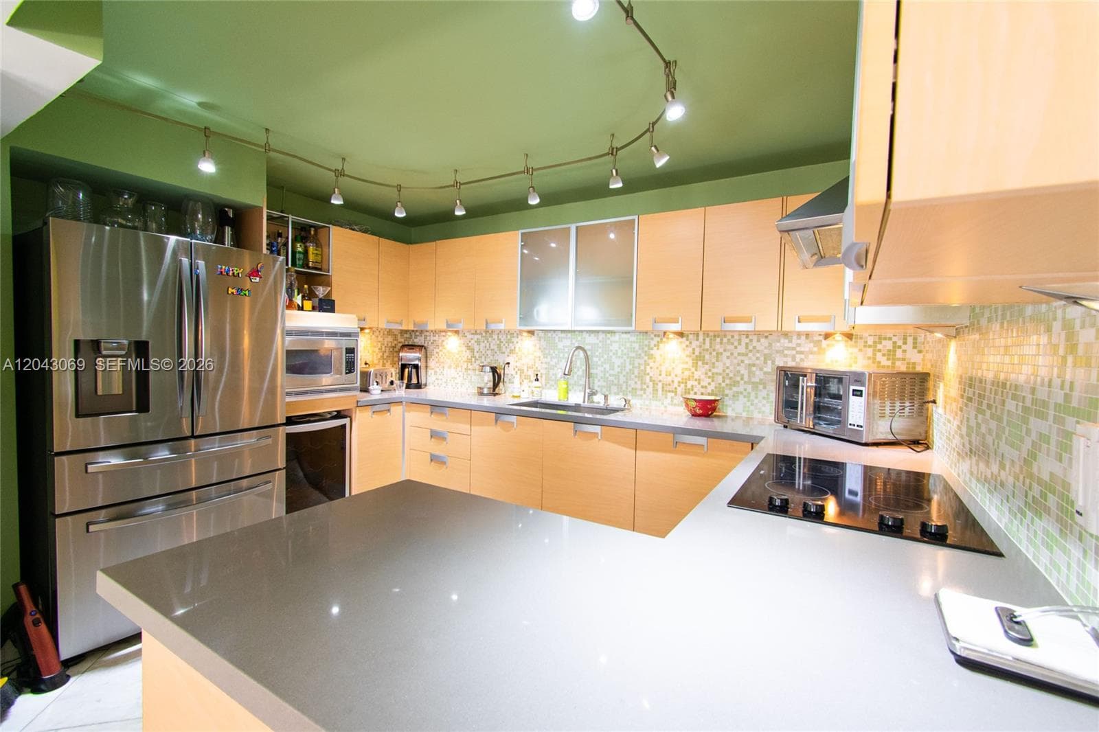 1623 Collins Ave PH1010 photo 9