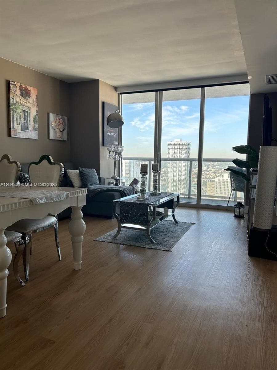 50 Biscayne Blvd 4607 photo 2