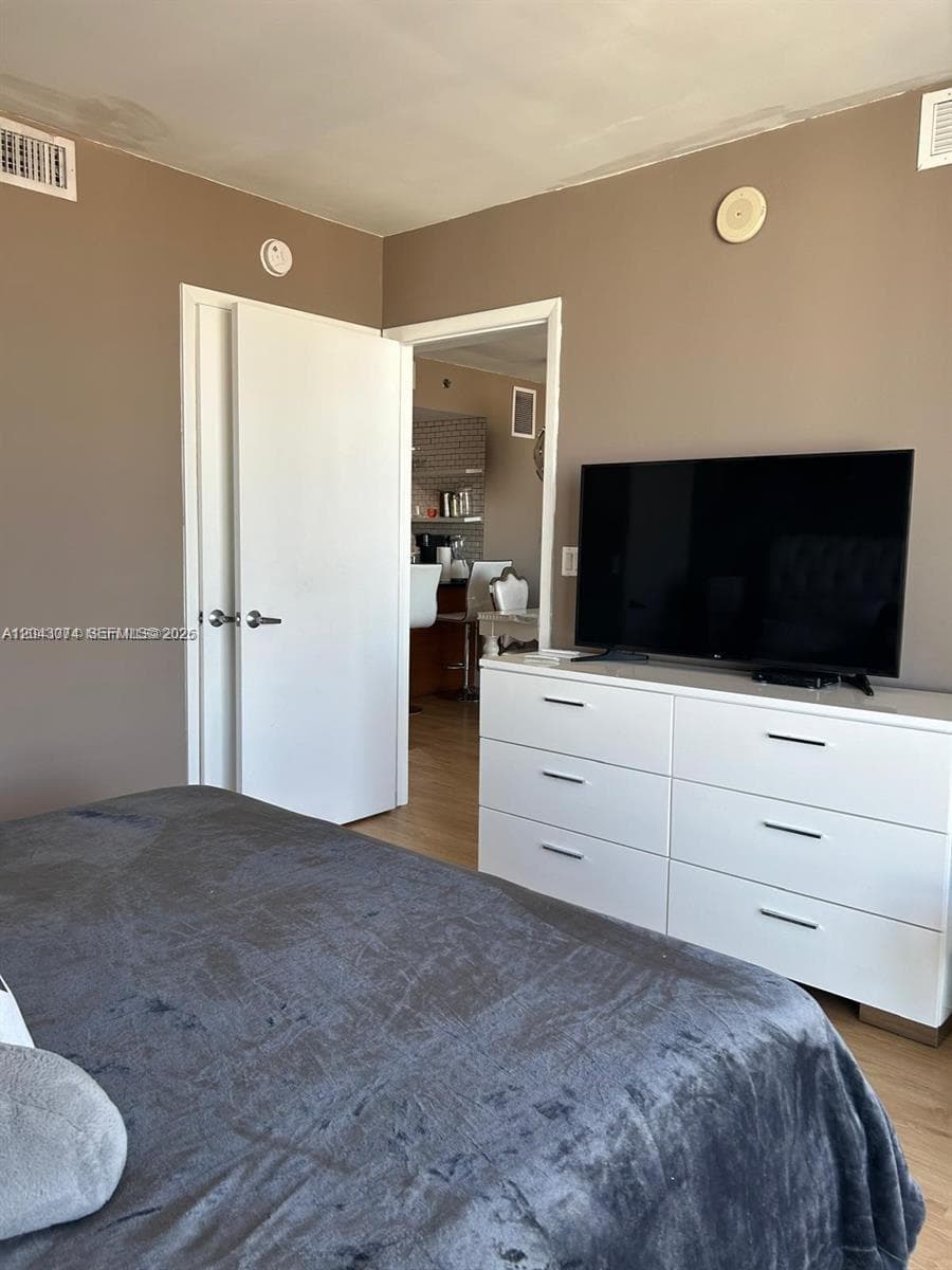 50 Biscayne Blvd 4607 photo 14