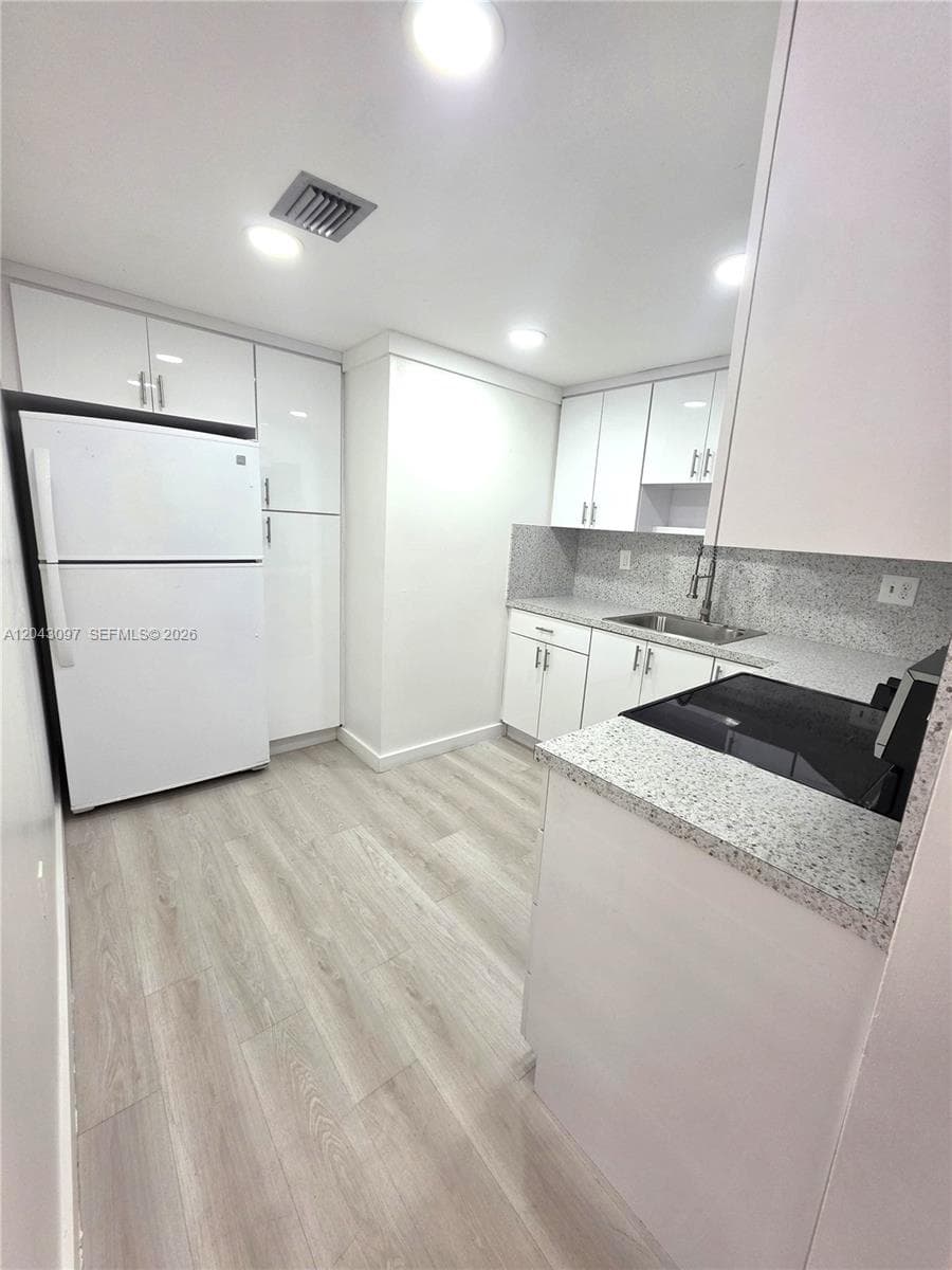 3582 NE 171st St 307 photo 5