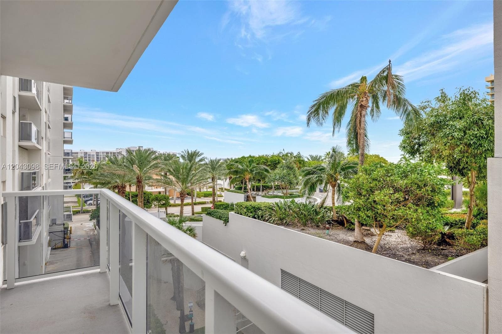 2751 S Ocean Dr 404N photo 16