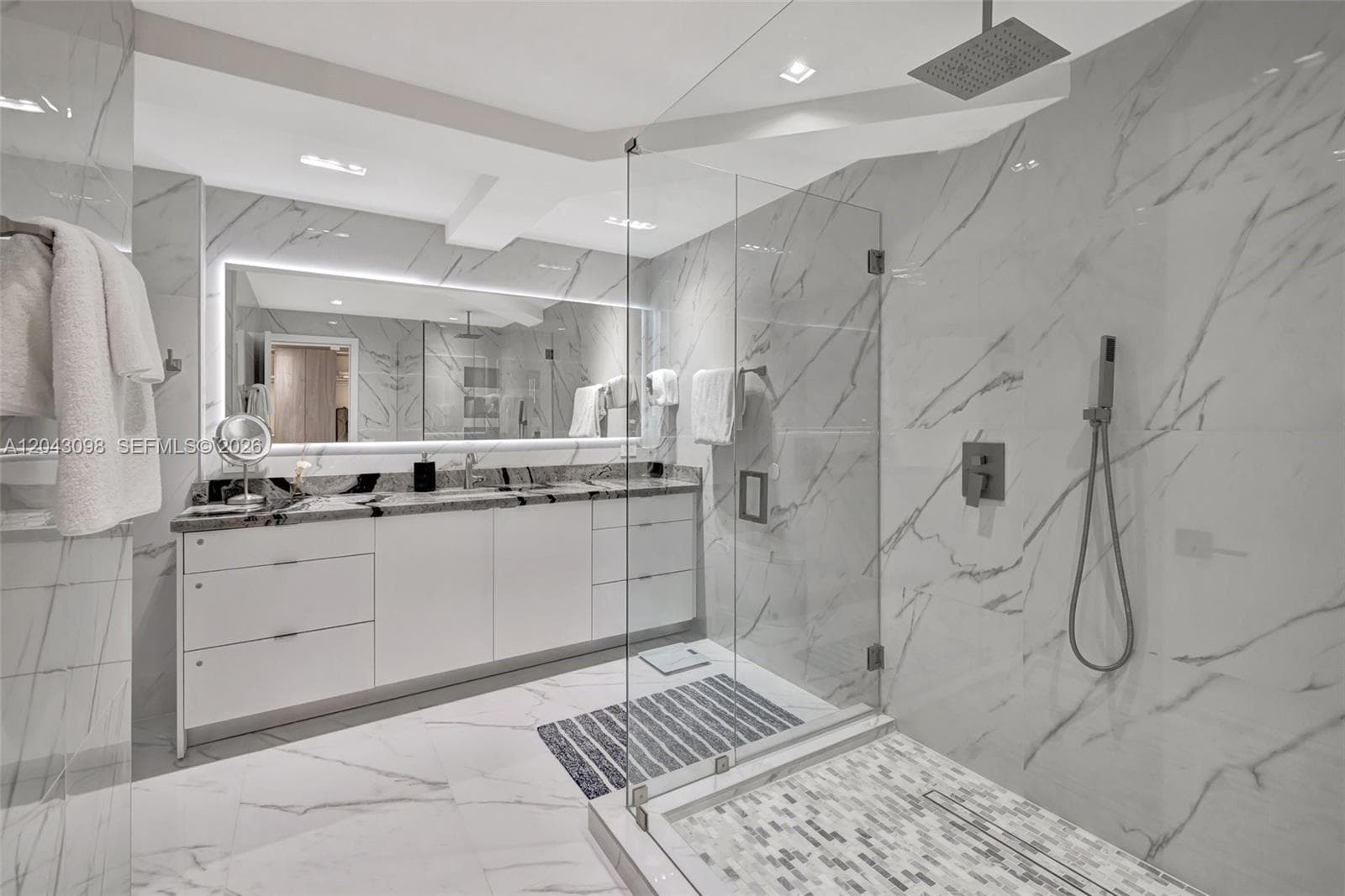 2751 S Ocean Dr 404N photo 22