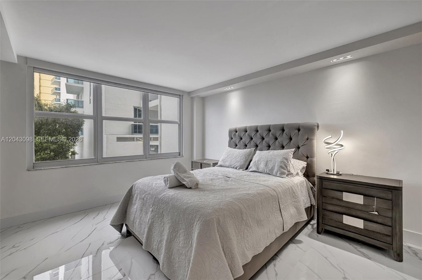 2751 S Ocean Dr 404N photo 24