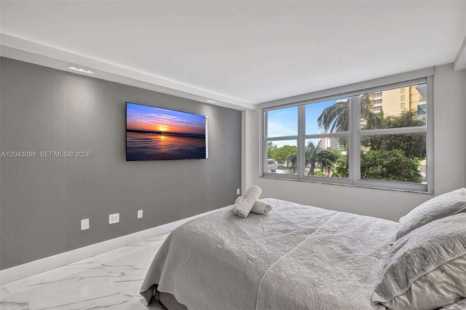 2751 S Ocean Dr 404N photo 25