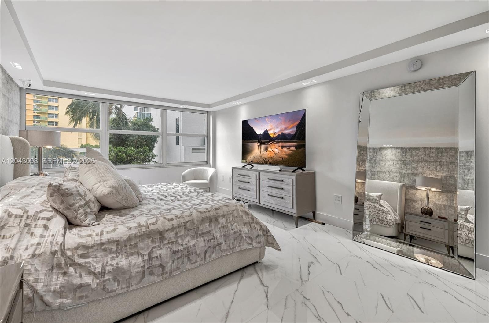 2751 S Ocean Dr 404N photo 21