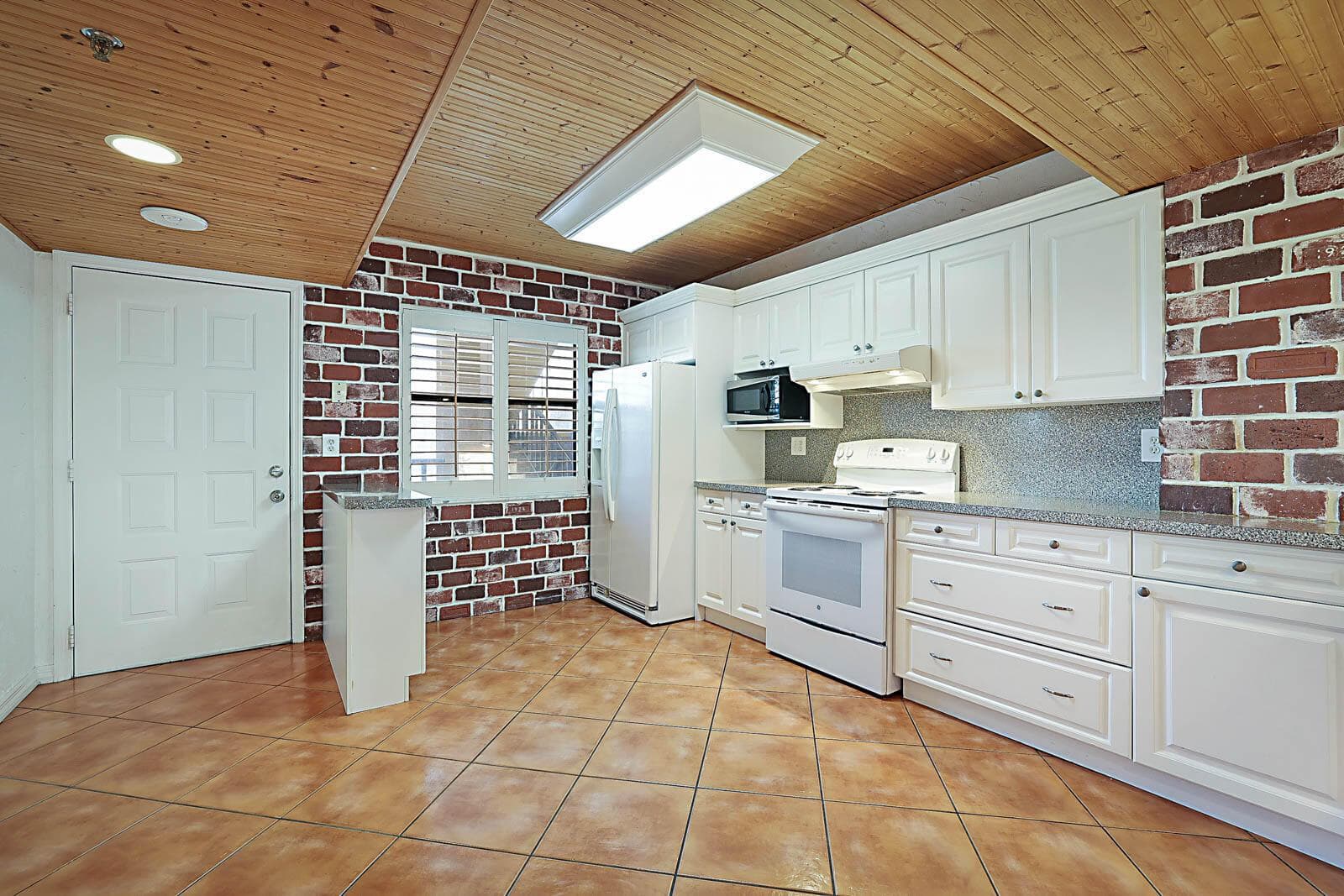 896 N Federal Highway 325 photo 5