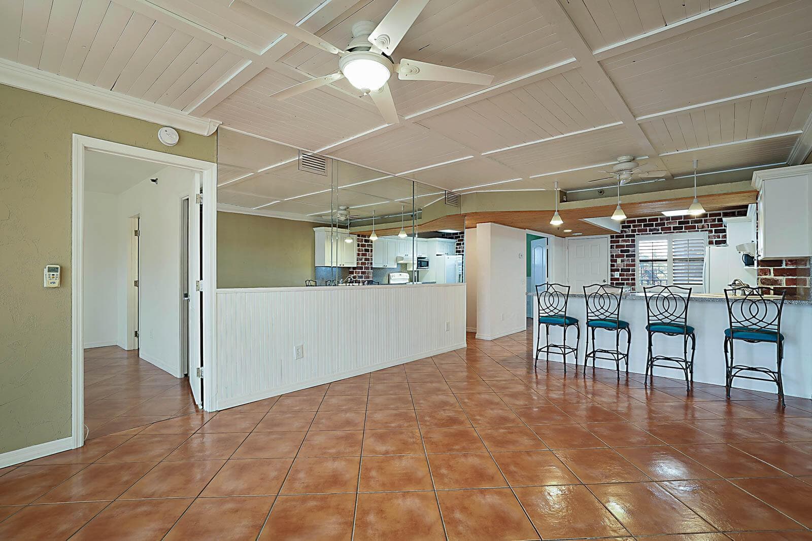 896 N Federal Highway 325 photo 4
