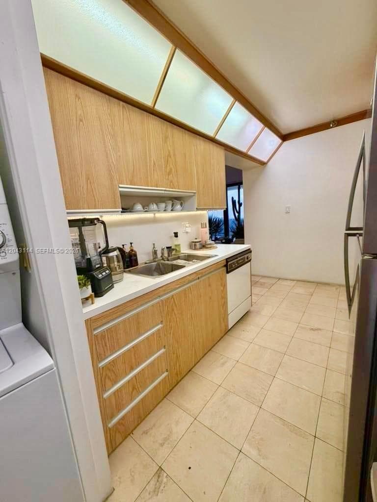 19667 Turnberry Way 12C photo 8